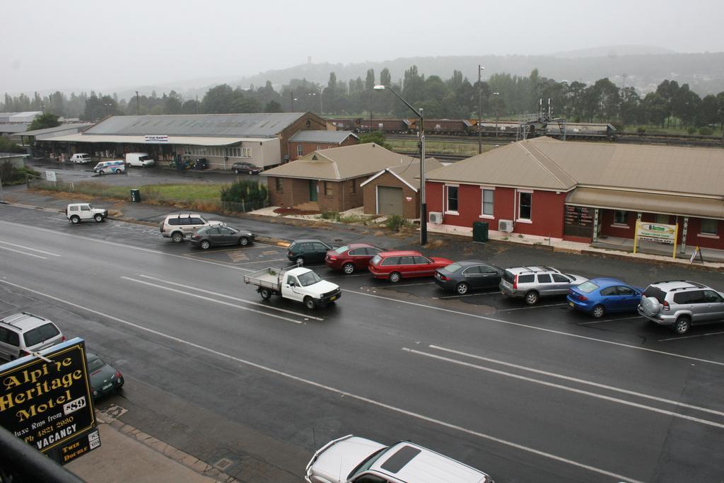 Alpine Heritage Motel Goulburn Exteriör bild