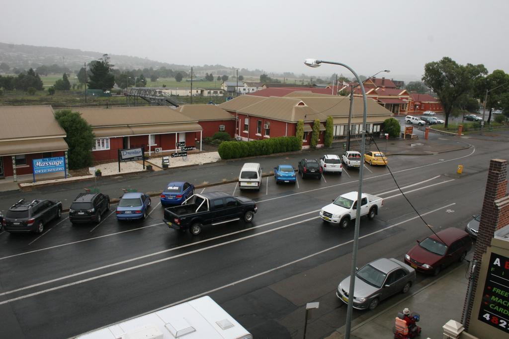 Alpine Heritage Motel Goulburn Exteriör bild
