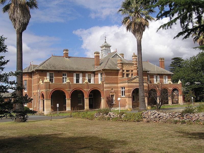 Alpine Heritage Motel Goulburn Exteriör bild