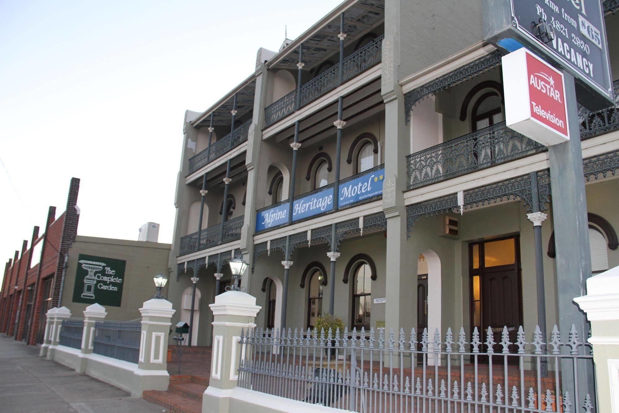 Alpine Heritage Motel Goulburn Exteriör bild