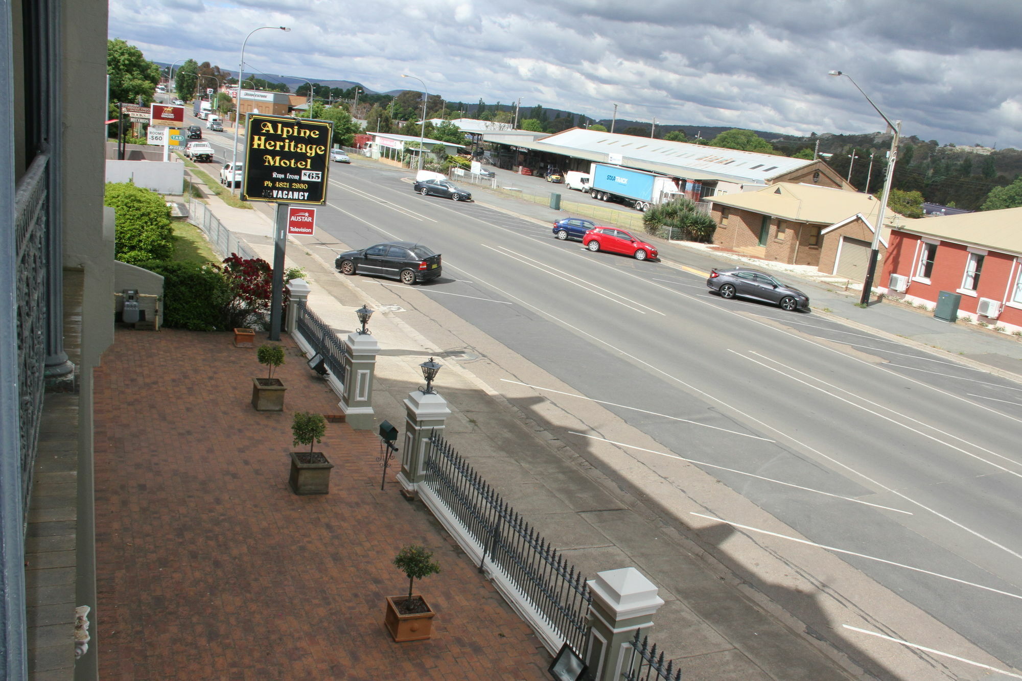 Alpine Heritage Motel Goulburn Exteriör bild